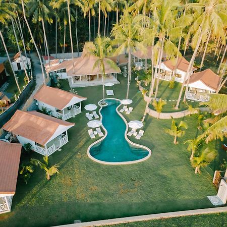 Senang Resort Tianyar Exterior foto