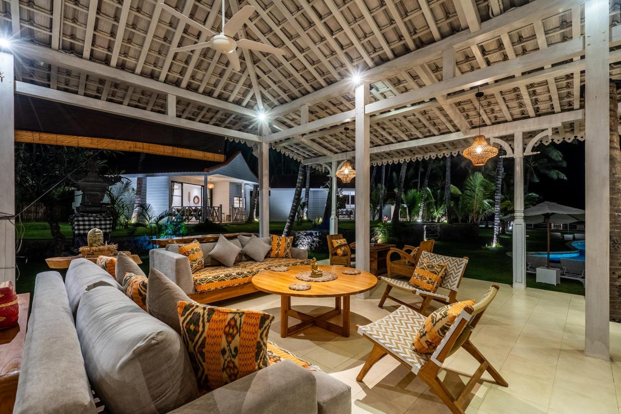 Senang Resort Tianyar Exterior foto
